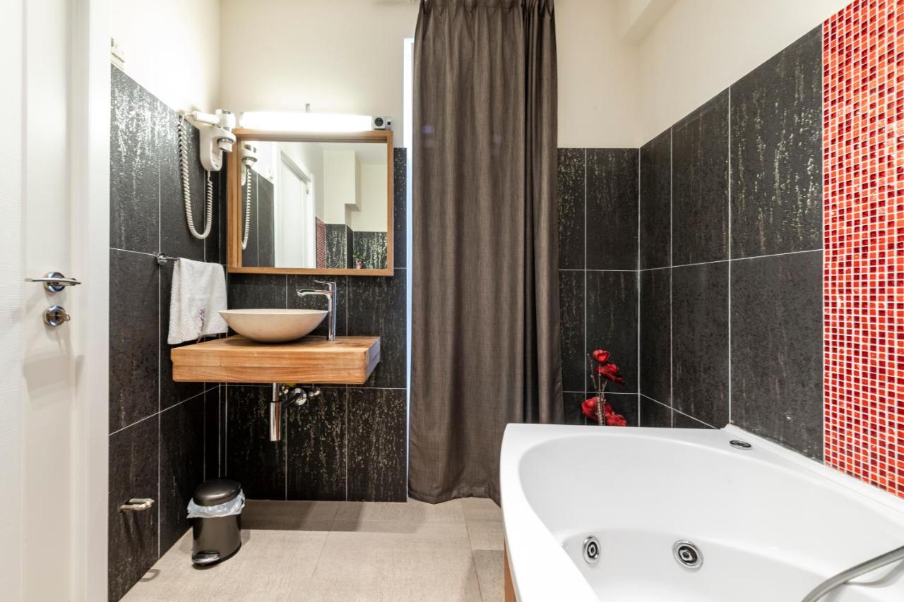 New Five Star Superior Apartment Затон Екстер'єр фото