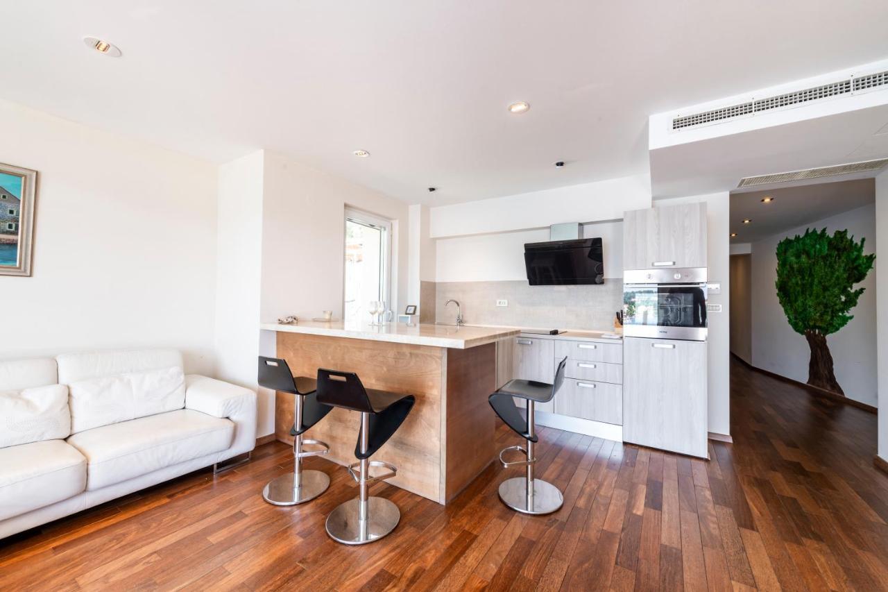 New Five Star Superior Apartment Затон Екстер'єр фото